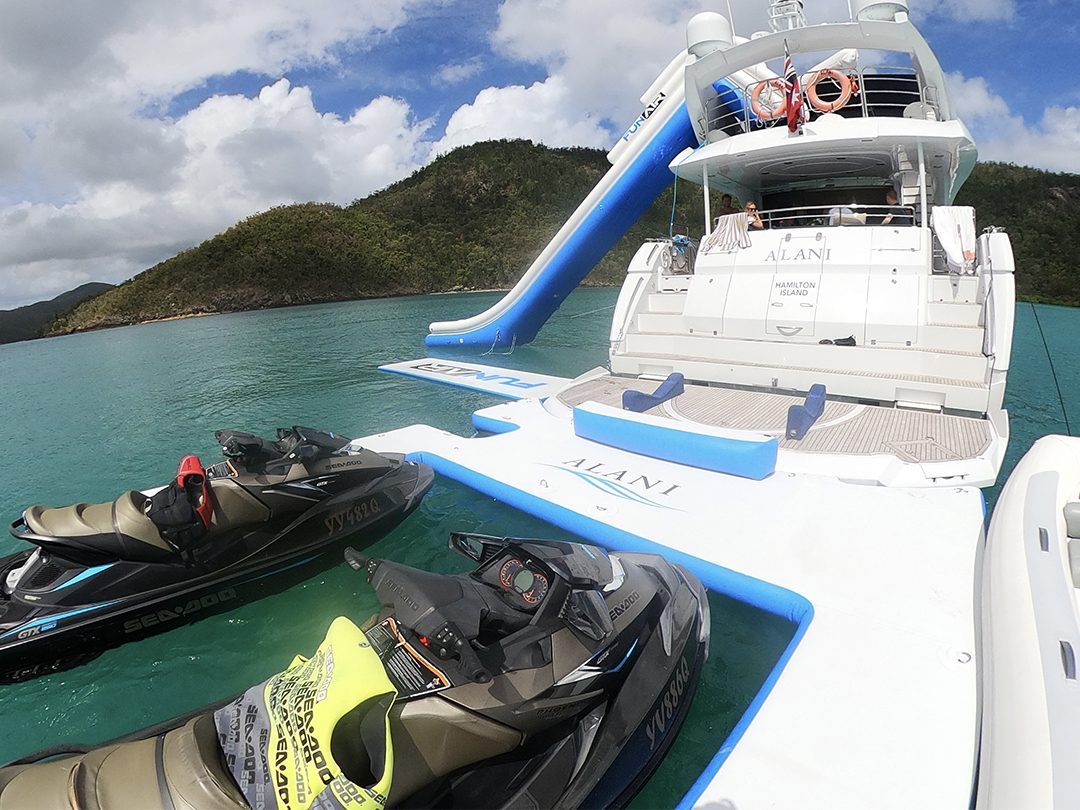 Hanger Yacht Slide