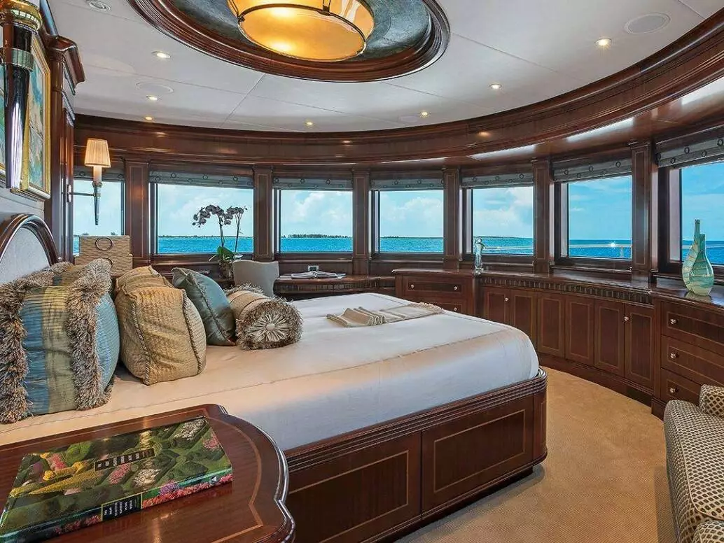 Master Suite on superyacht Loon