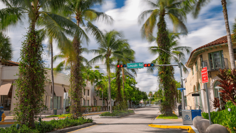 Lincoln Road Miami shopping street