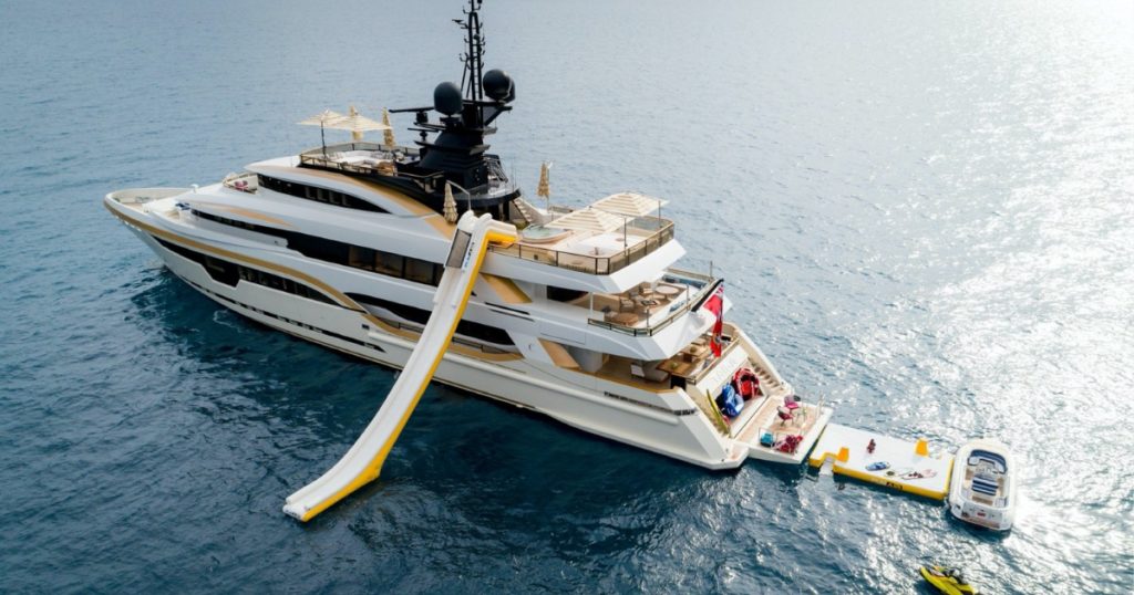 FunAir Custom Yellow Yacht Slide Motor Yacht Taiba