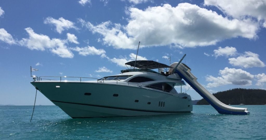 Motoryacht Alani available for luxury charter in Australia and Whitsundays