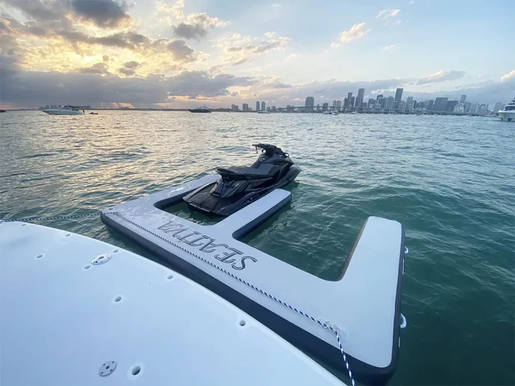 Jet-Ski-Dock-on-Motor-Yacht-Seativa.
