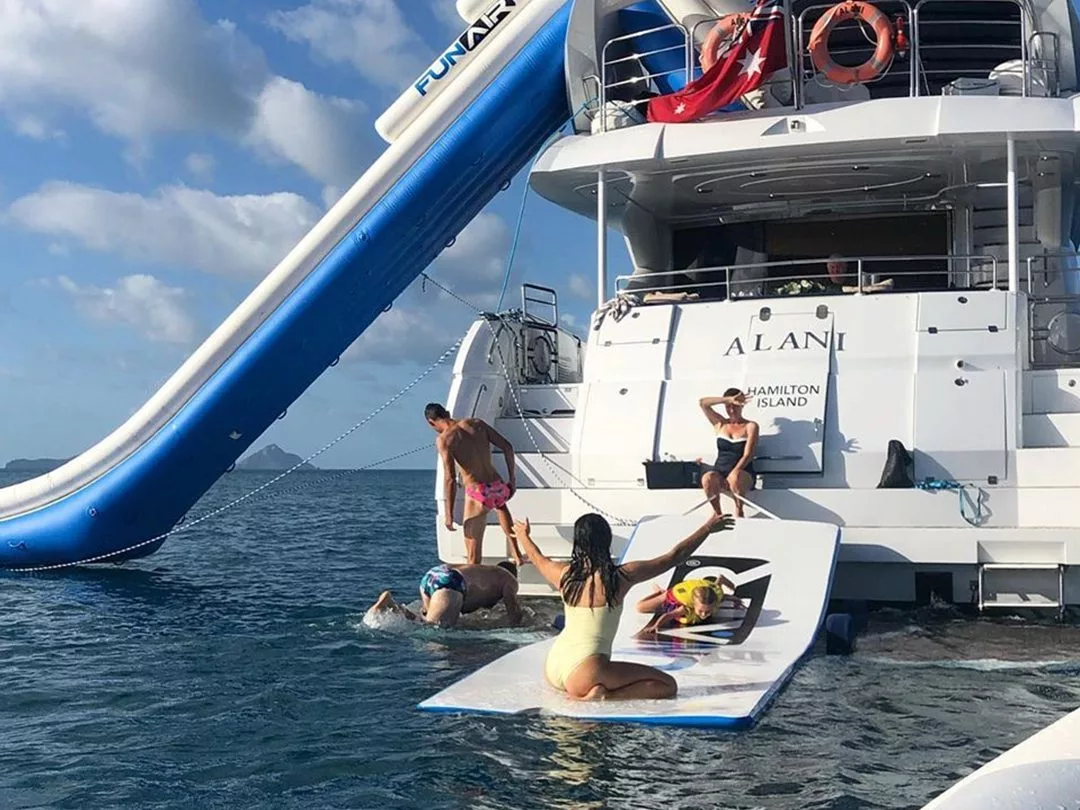 Charter superyacht Alani-slide-water-mat