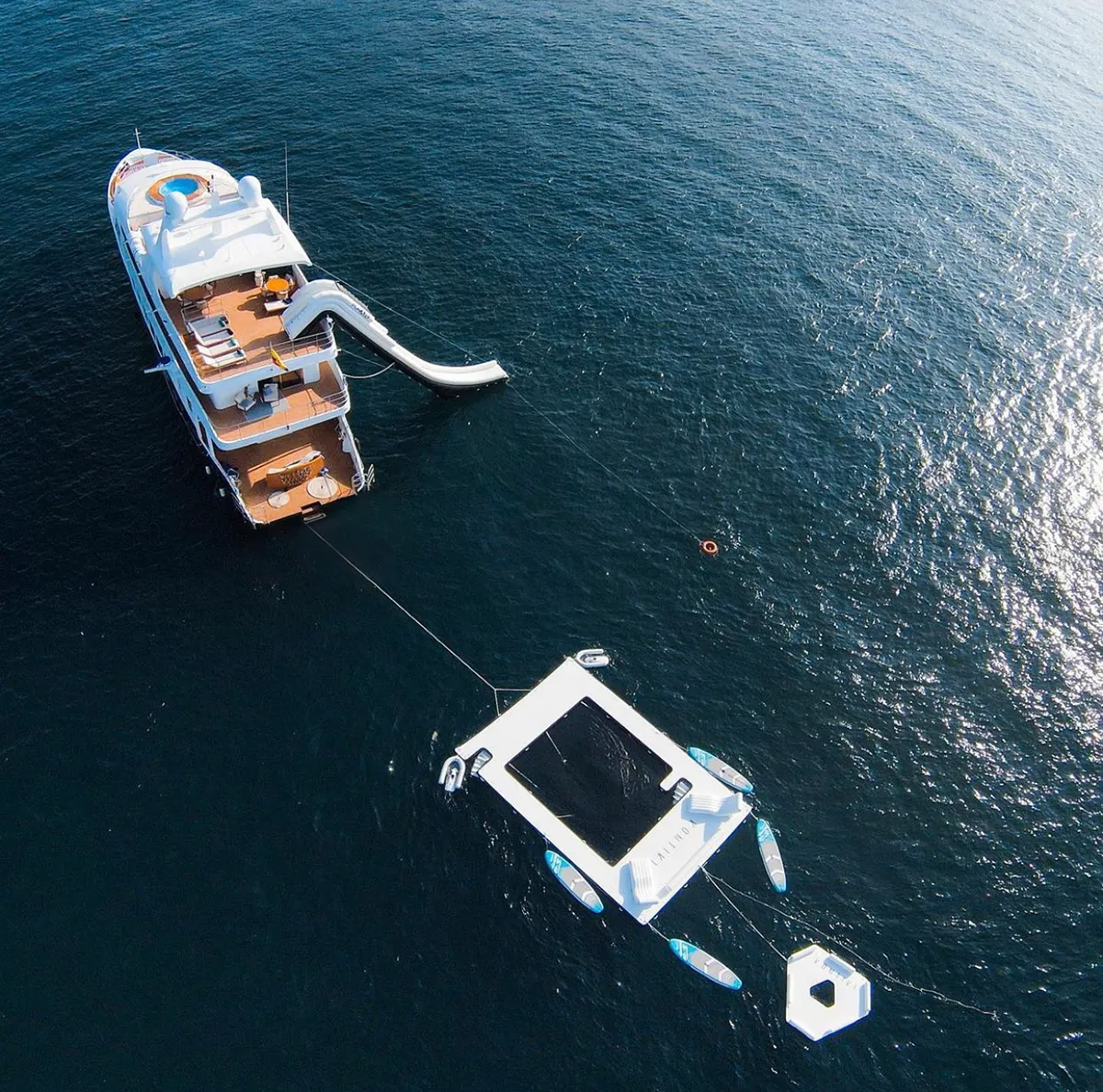 Yacht Slide, Sea Pool, Wave Loungers & Splash Island MY Kontiki Wayra