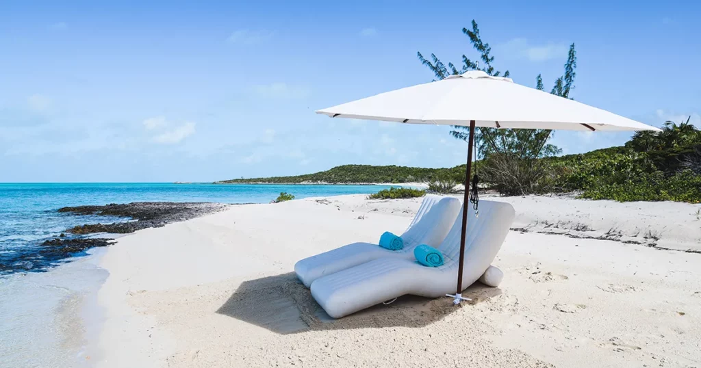 Wave-Loungers-from-charter-superyacht-No-Bad-Ideas-credit_- @yachtnobadideas-&-@green.cameron-4