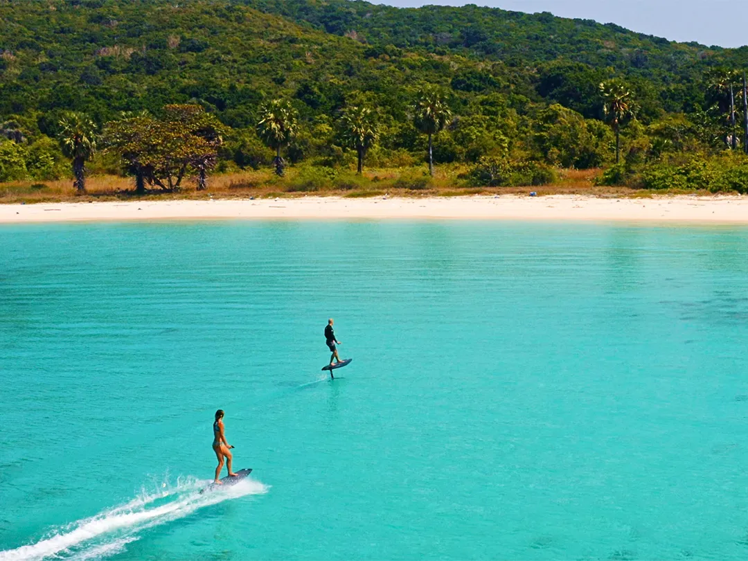 Charter guests in the Caribbean using SCUBAJET Performance series