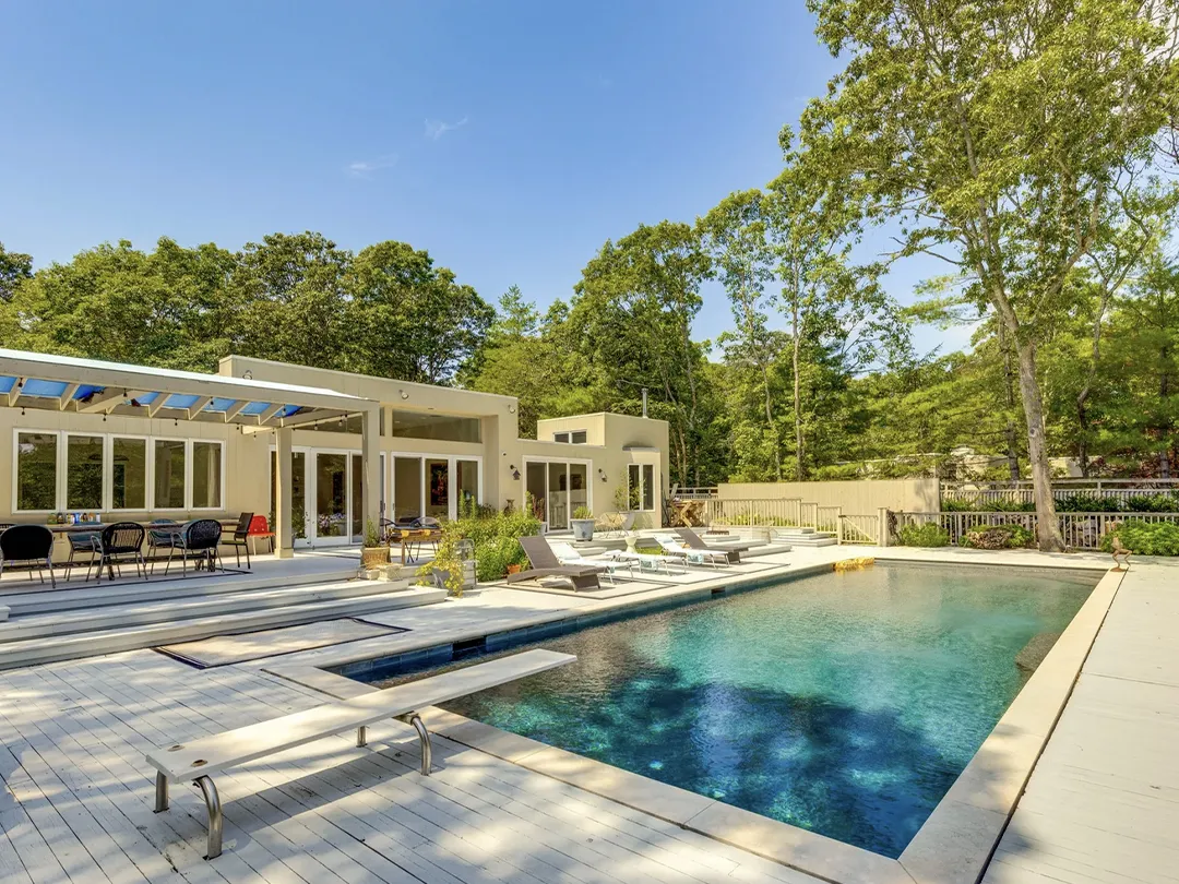 Savvy rental property in Hamptons NY for yacht crew and superyacht owners