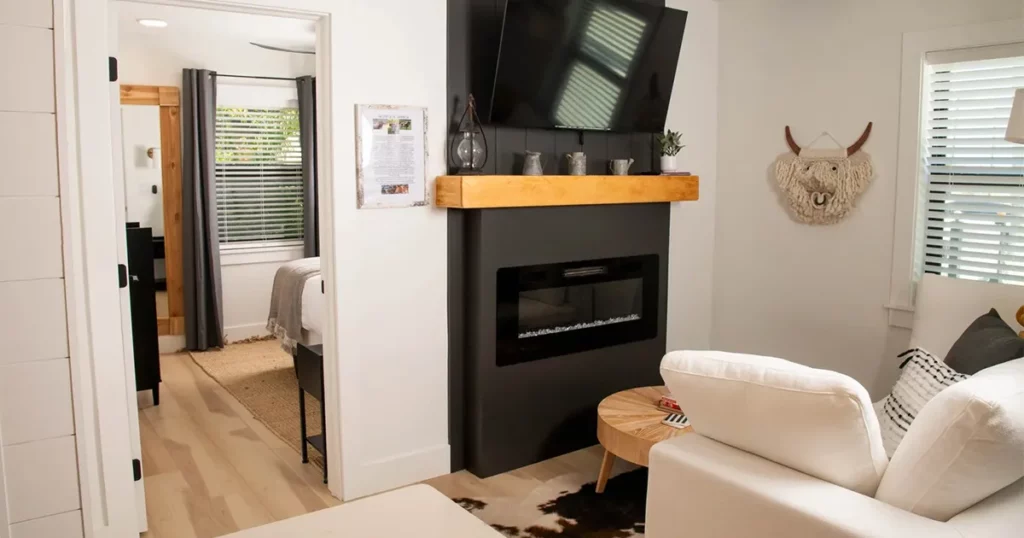 Cracker Cow Cottage living room