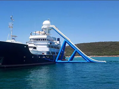 Self-Lifting Yacht Slides