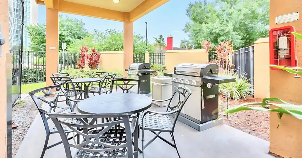 Orlando Studio Suite BBQ area