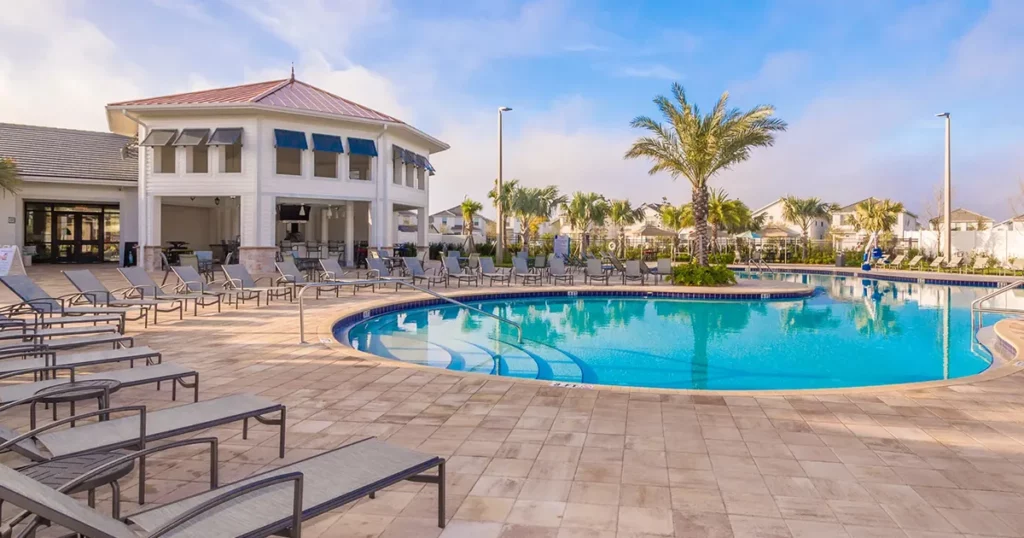 Story Lake Resort Condo swimming pool