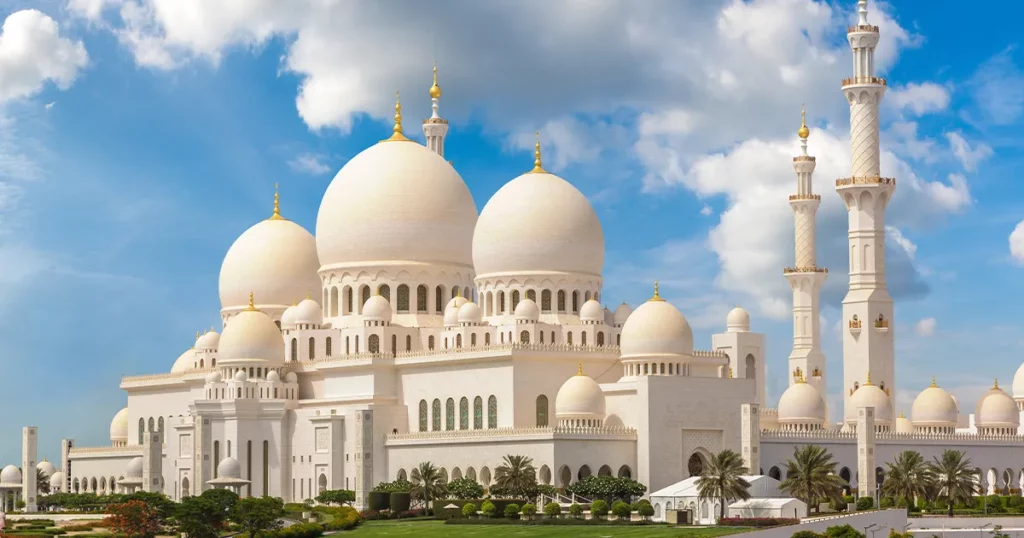 Cultural sites in Abu Dhabi - Sheikh Zayed Grand Mosque in Abu Dhabi