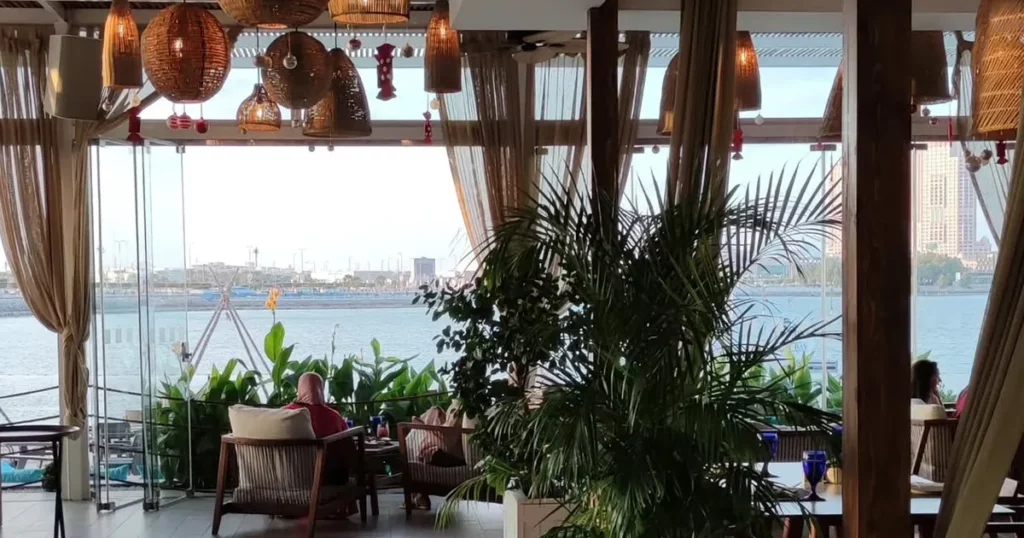 West Bay Lounge, Corniche for yacht crew looking for chilled cocktails in Abu Dhabi