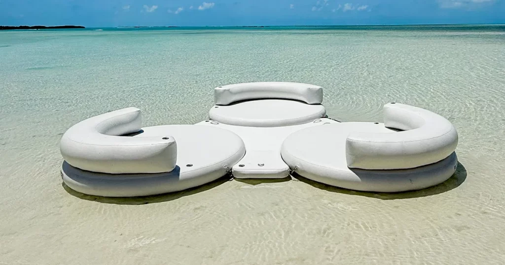 Club Chaise Island