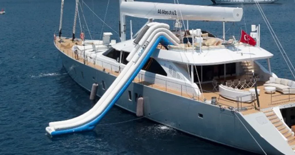 Hanger Yacht Slides