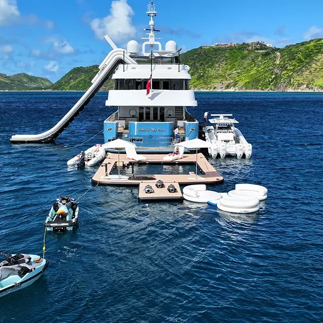 How many guests can comfortably enjoy the Club Chaise Island at once